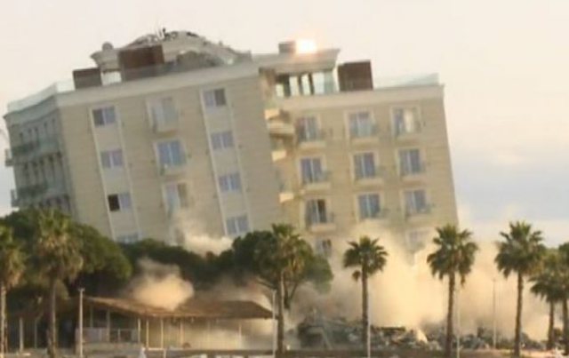 VIDEO/ Hidhet në erë në Shqipëri  “Prestige Resort”, shihni pamjet e “spektaklit” me tritol!