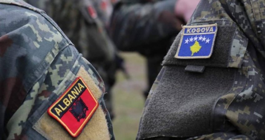 Certifikohen pesë nënoficerë të FSK-së në Shqipëri