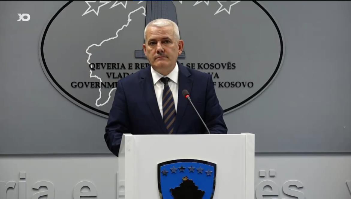 Xhelal Sveçla konfirmon rritjen e numrit të policëve në veri