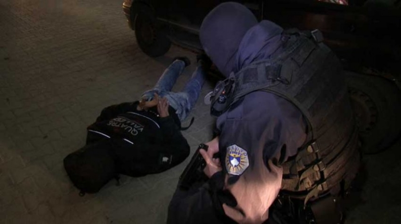 Arrestohet një ish-polic serb në veri, dyshohet për krime lufte