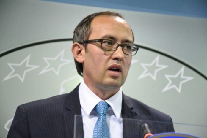 Hoti: Ata që sulmojnë gazetarët duan të fshehin çfarë po ndodh atje