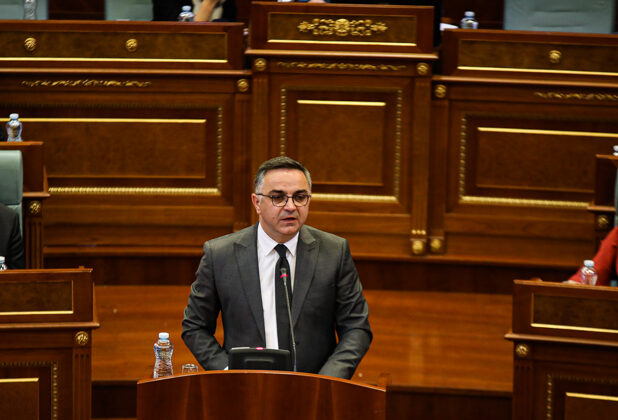 Tahiri: Kërkoj nga deputetët që mos ta votojnë vendimin për zgjatje të masave emergjente