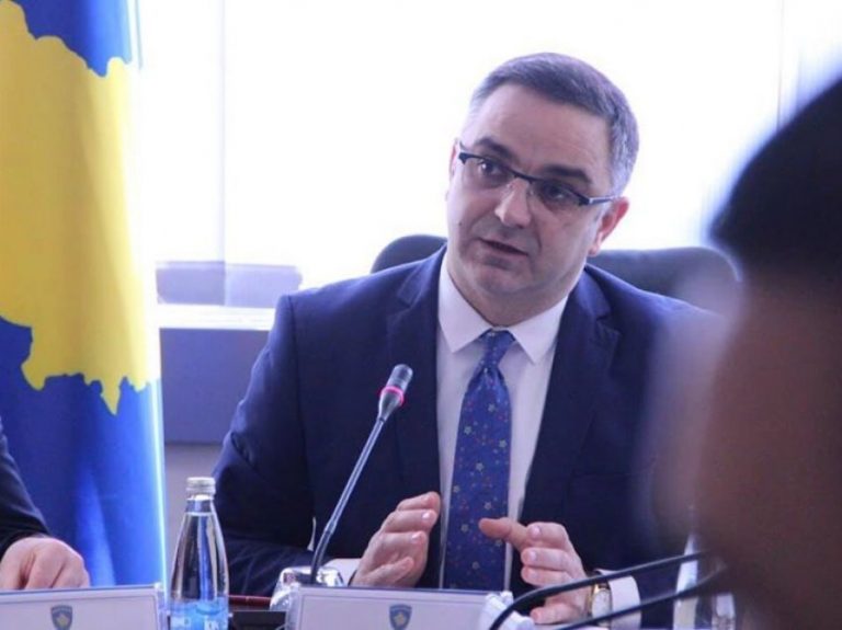 Tahiri ankohet se Qeveria po i dëmton komunat e AAK-së
