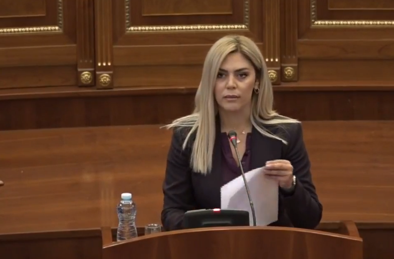 Deliu-Kodra: Osmani po mundohet t’i mbuloi dështimet duke shpifur për Hashim Thaçin