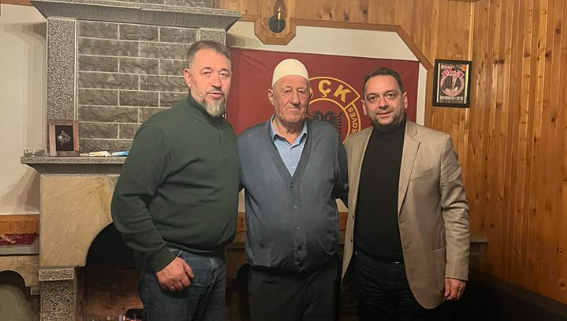 Babai i Hashim Thaçit vizitohet në natën e Vitit të Ri nga Sami Lushtaku dhe Fadil Nura