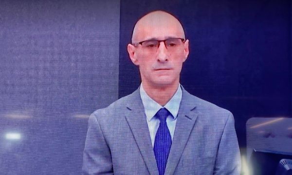 Momenti kur Salih Mustafa u shpall fajtor dhe u dënua me 26 vjet burg