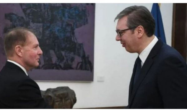 Vuçiq pas takimit me Munsch: I kërkova që NATO të mbrojë serbët në Kosovë