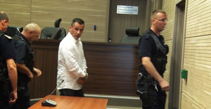 Ndërpritet gjykimi ndaj Enver Sekiraqës derisa të sigurohet avokati i dëshmitarit