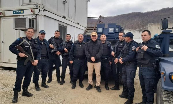 Sveçla: Dy serbë janë arrestuar për sulme ndaj Policisë së Kosovës