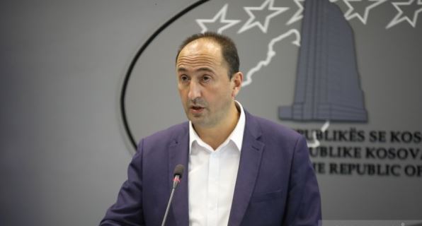 Aliu: Listës së shërbimeve pronësore që mund të merren “online” iu shtuan edhe disa produkte