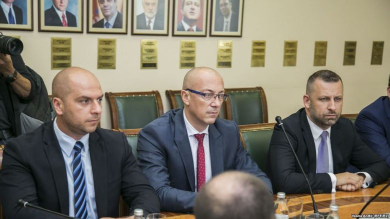 Lista Serbe: Sveçla kërcënoi Rakiqin