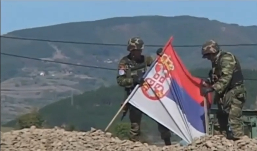 Pamje nga nderhyrja e trupave amerikane dhe gjermane ne veri te Kosoves ne vitin 2011