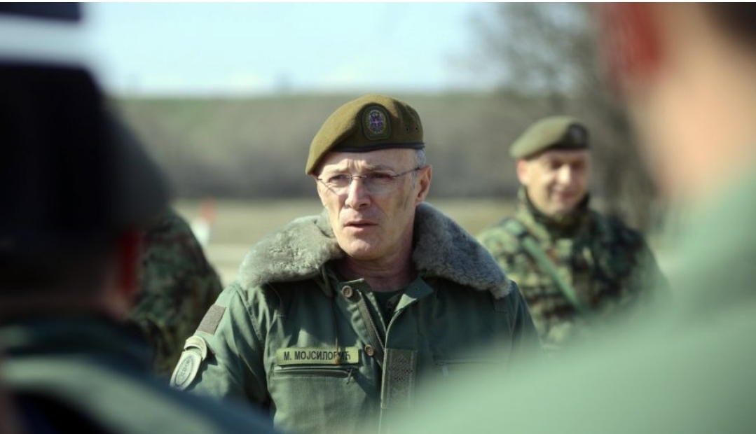 Vuçiç takim me Shtabin e Ushtrisë Serbe: “Jemi nisur për në Rashkë, detyrat janë të sakta”