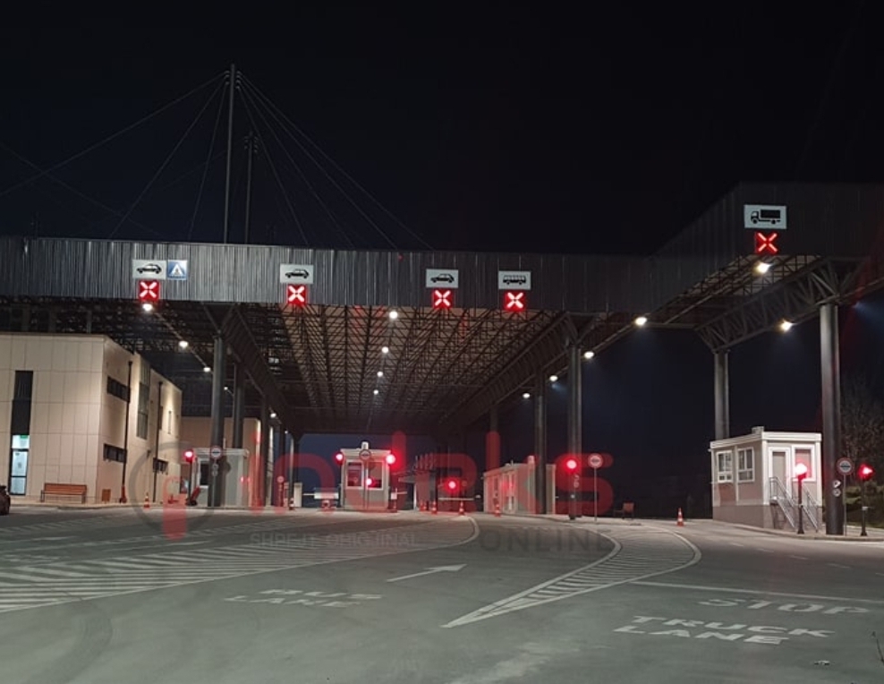 Policia kap rreth 1 mijë copë fishekë në autobusin e ndalur në Merdare