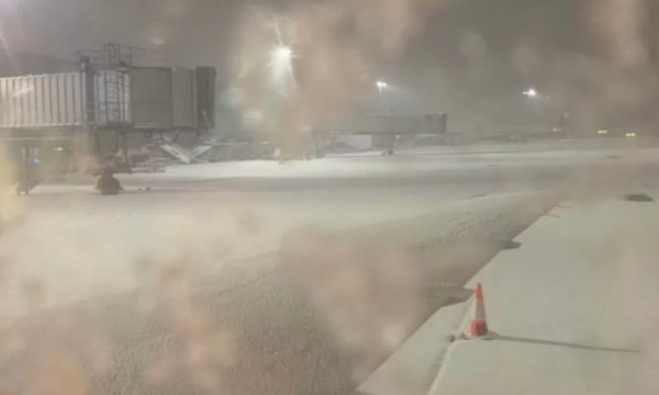 Të gjitha fluturimet janë pezulluar në aeroportin Stansted në Mbretëri të Bashkuar