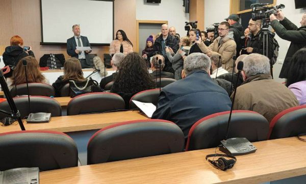 Zëvendësohen asamblistët e Listës Serbe në veri të Mitrovicës, japin betimin ata nga Iniciativa Qytetare