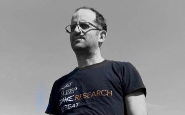 Analisti nga Londra: Mora vesh që Kurti ka ikur në Vjenë, natyrisht në forume të kota