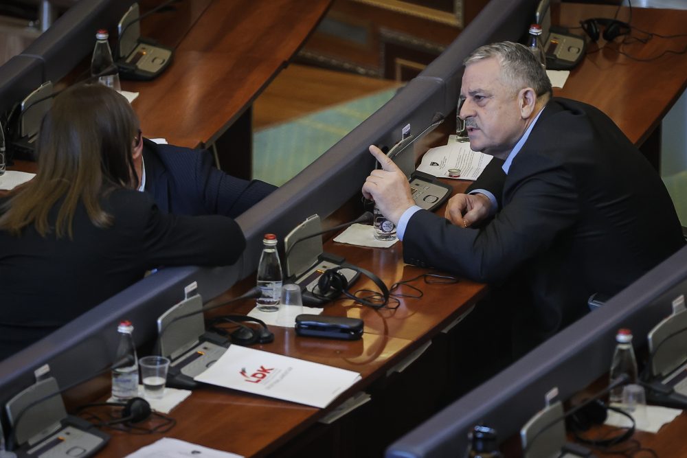 Veliu: Projektligji për zyrtarët publikë në kundërshtim me Kushtetutën