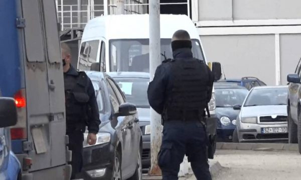 Vazhdon aksioni për sekuestrimin e objekteve të ndërtuara në zonën e Brezovicës