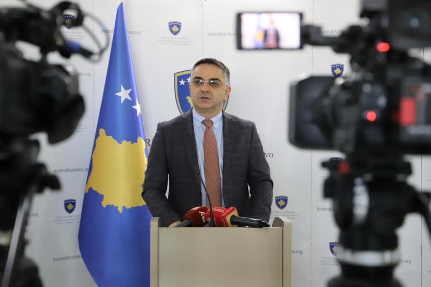 Tahiri i AAK-së: Vizioni i qeverisë Kurti për ekonominë e ka kthyer prapa Kosovën