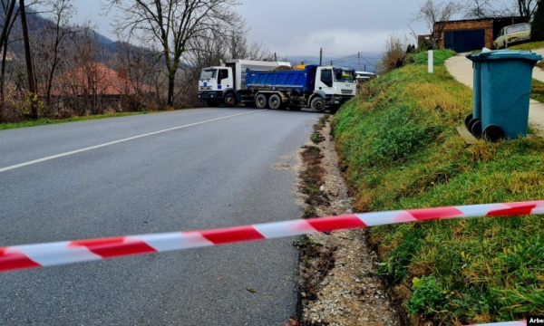 Nis largimi i kamionëve në Rudarë