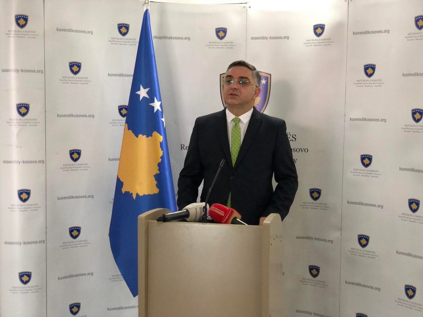 Tahiri i kërkon Kurti t’i ftojë në takim krerët e partive politike pas situatës në veri