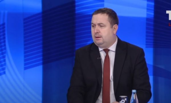 Latifi: Sonte, veriu praktikisht është në gjendje lufte