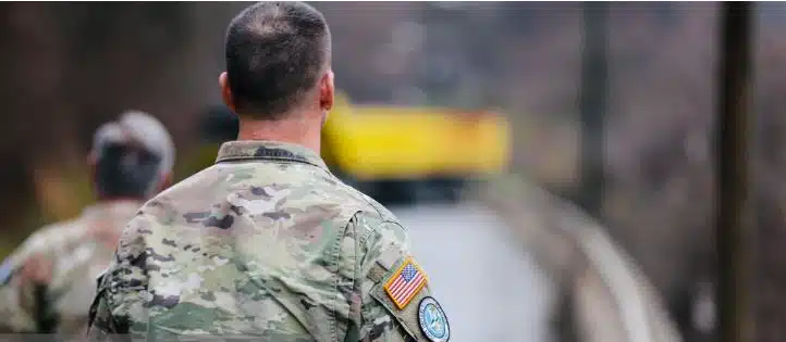 Rrugët vazhdojnë të jenë të bllokuara në veri, KFOR-i amerikan del për të parë situatën