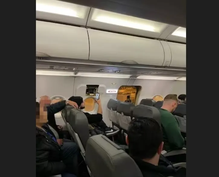 Kaos në aeroplanin Zuerich – Prishtinë, tymi futet brenda, pasagjerët hapin dyert