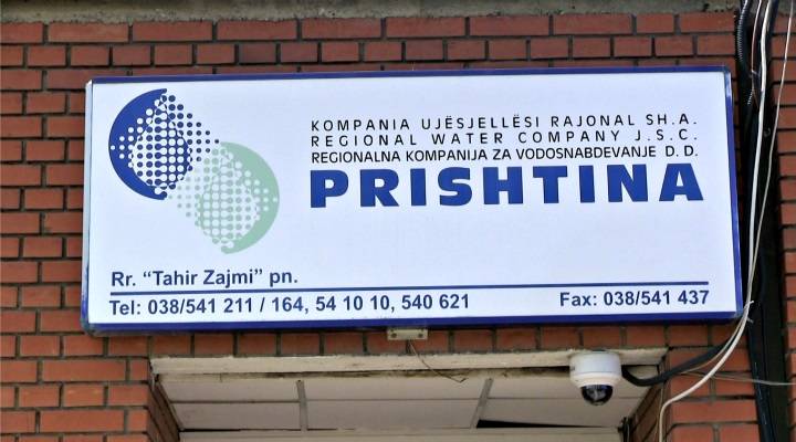 KRU “Prishtina” shkyç nga shërbimet e Ujësjellësit disa biznese në “Dardani”