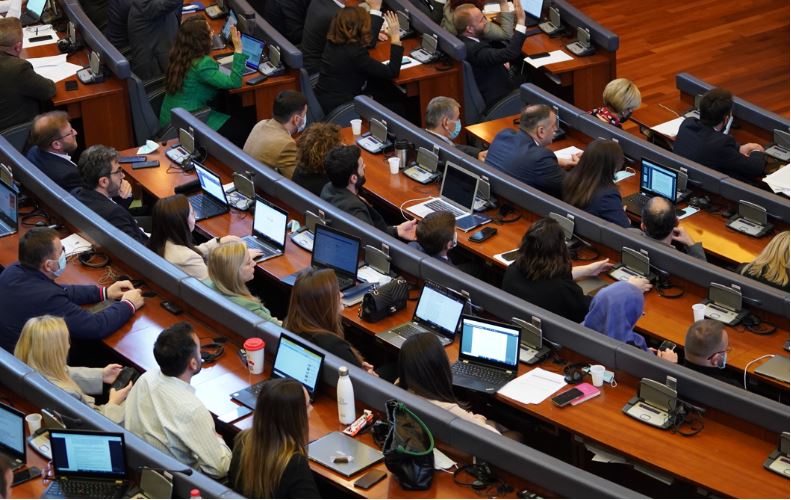 Deputeti i LVV-së i del sërish kundër partisë