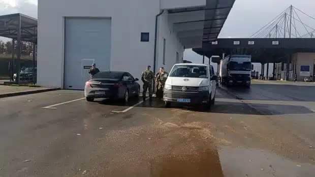 Serbia ia dorëzon KFOR-it edhe zyrtartisht kërkesën për dërgimin e trupave në Kosovë
