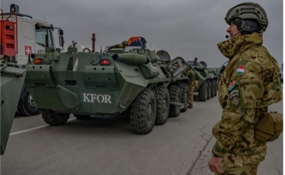 KFOR: Po e analizojmë kërkesën e Serbisë për kthimin e ushtrisë në Kosovë