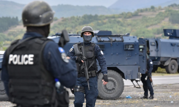 Policët e Kosovës qe 11 ditë të bllokuar në Leposaviq: Pa ardhur dikush ne nuk lëvizim