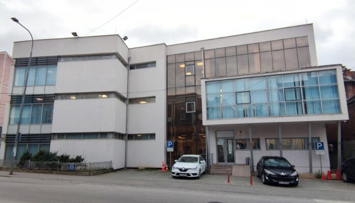 Prokuroria me detaje të reja për vrasjen e 67-vjeçares: Kunata e goditi me dru në kokë duke i shkaktuar gjakderdhje