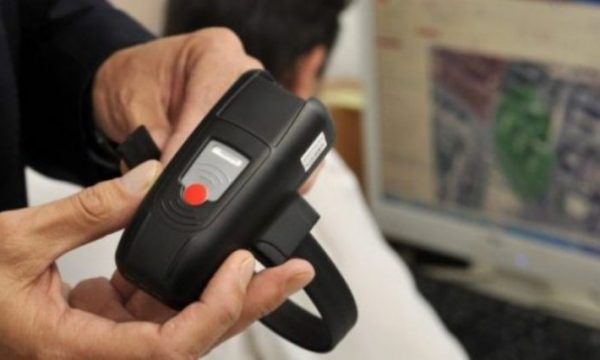 Vendosja e ‘byzylykëve’ ndaj personave me urdhër mbrojtës, çka thotë ligji