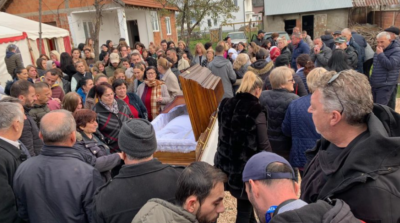 Nis ceremonia e varrimit për shtatzënën e vrarë nga ish-burri