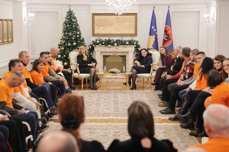 Osmani do të ndajë 100 mijë euro për Organizatat e Personave me Aftësi të Kufizuara