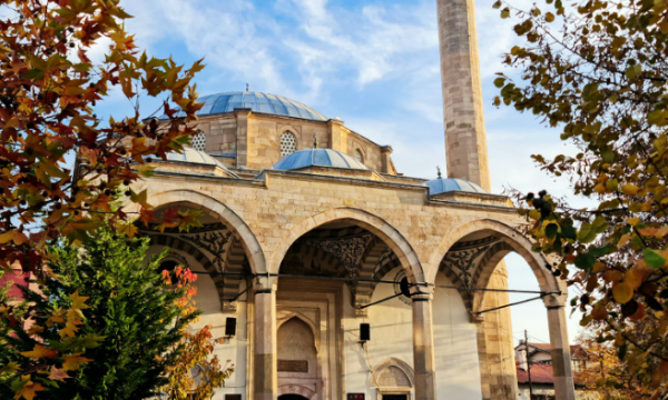 Vrasja e shtatzënës, në xhamitë e Kosovës sot do të ligjërohet kundër dhunës ndaj gruas