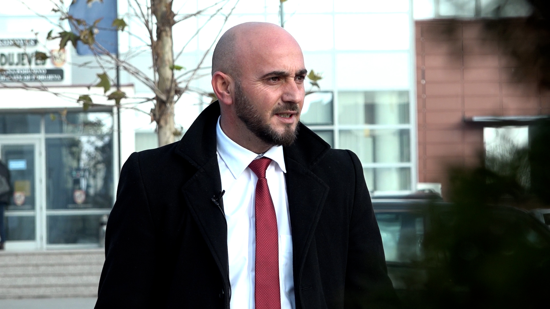 “Baba ka qenë nja dy a tri herë në Maroko”, Xhema i Llapit flet për ngjashmërinë e frikshme me trajnerin maroken [video]