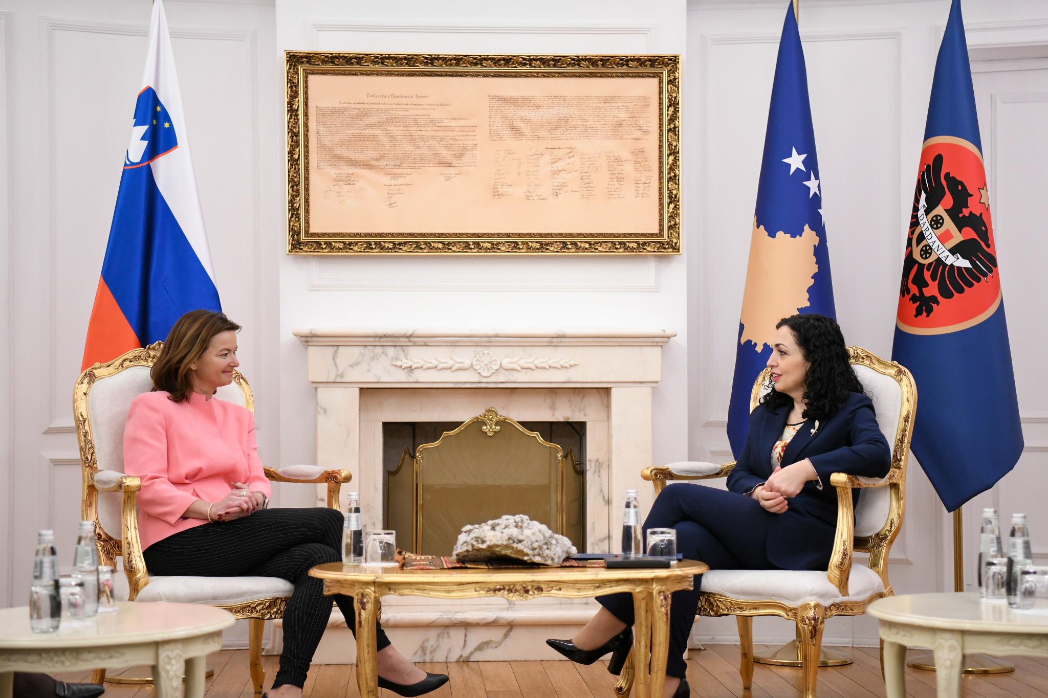 Osmani kërkon mbështetje nga Fajon, për rrugëtimin euroatlantik të Kosovës