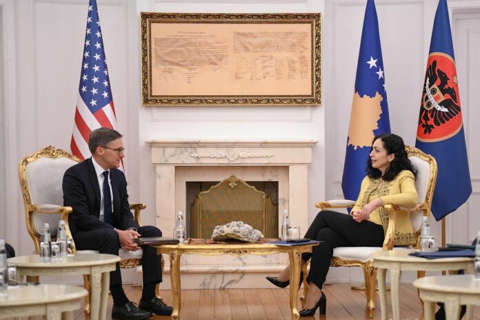 Osmani në takimin me Chollet: Kosova e gatshme me propozime të kontribuojë në arritjen e marrëveshjes me Serbinë