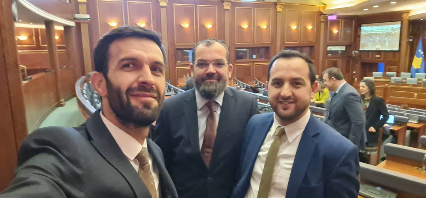 “Një vit interesant”: A po paralajmërojnë diçka tre deputetët e LVV-së?