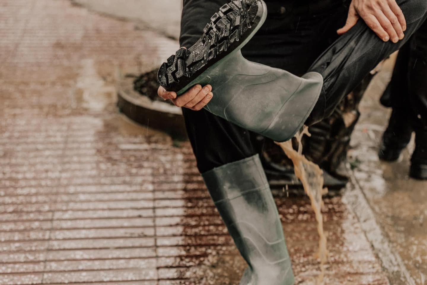 IHMK tregon deri kur vazhdojnë reshjet e shiut dhe pjesët ku është situata më e rënduar