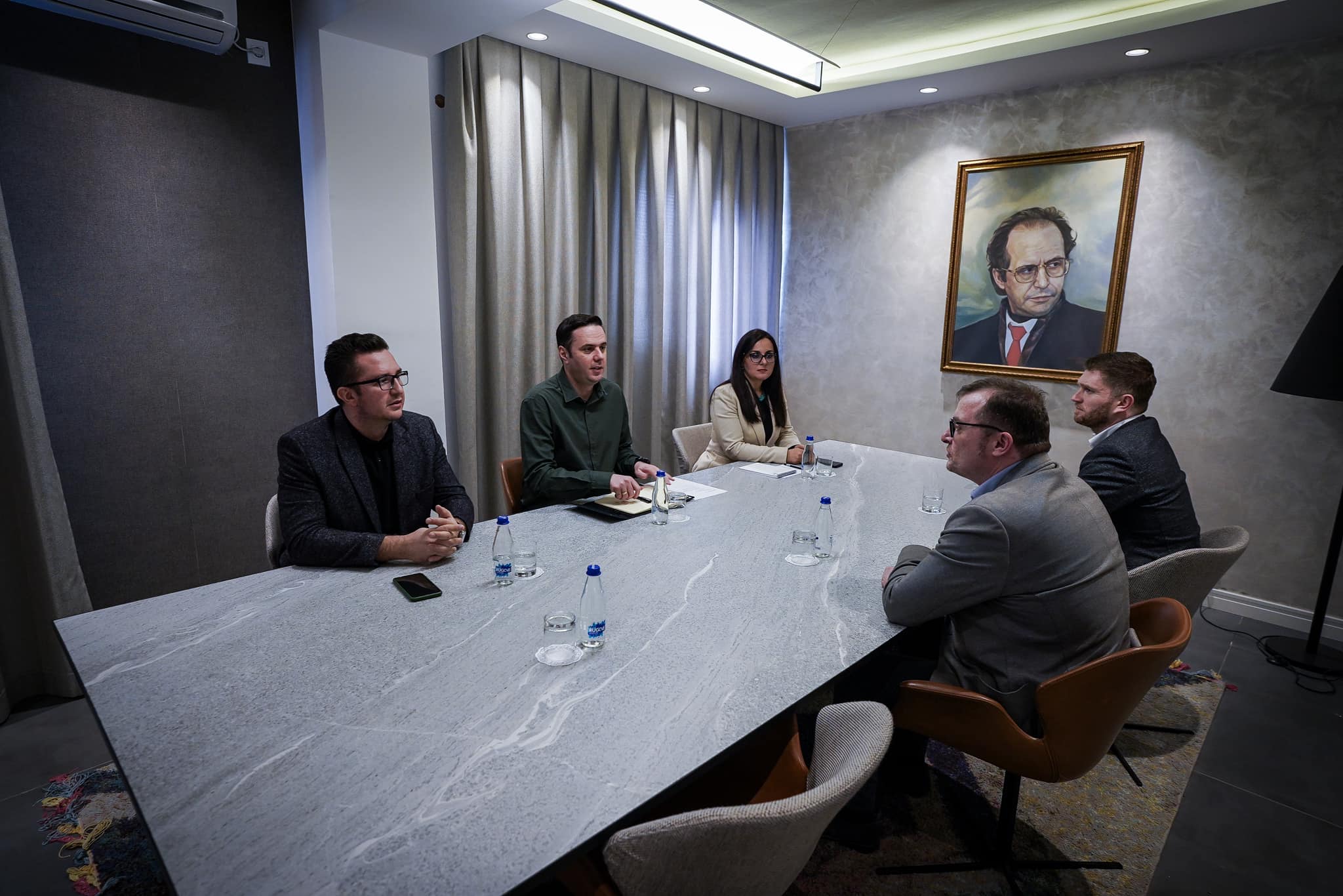 LDK takohet me shefin e zyrës së KAS-it në Kosovë, ja çfarë u diskutua në mbledhje