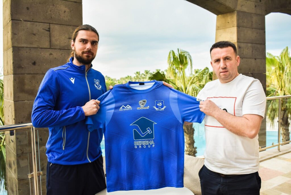 Para Superkupës, Llapi prezanton një mbrojtës nga Qipro