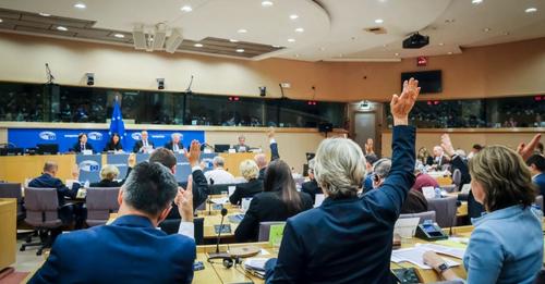 Spanjollë, sllovakë, francezë: kush janë eurodeputetët që votuan kundër heqjes së vizave?