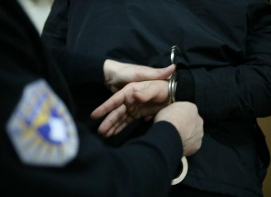 Gjakovë: Vodhi arkën e bamirësisë me 150 euro, arrestohet