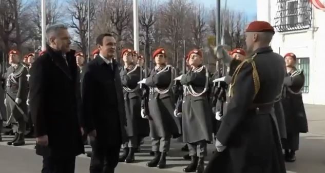 Nis takimi i Kurtit me kancelarin austriak, pritet me ceremoni shtetërore