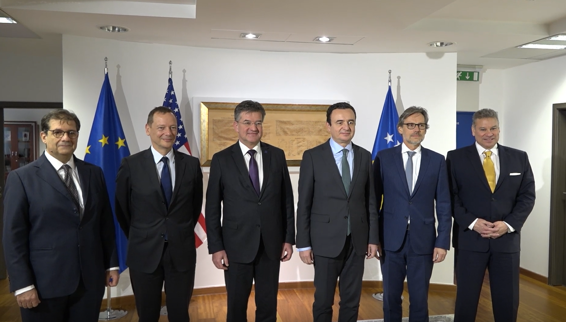 Më shumë se dy orë diskutim me Kurtin, Lajçak: Takim i gjatë e i hapur, por jo i lehtë